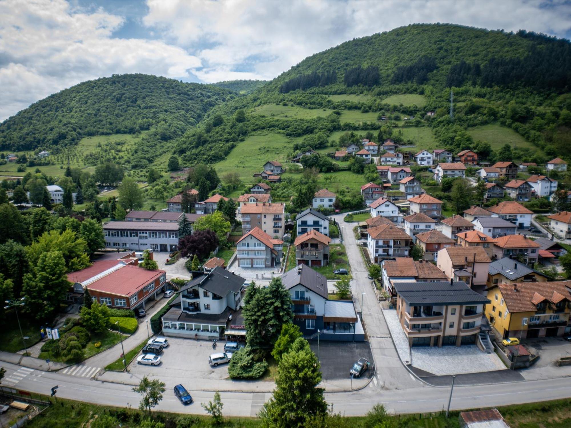 Sunny Corner Apartments Visoko Dış mekan fotoğraf