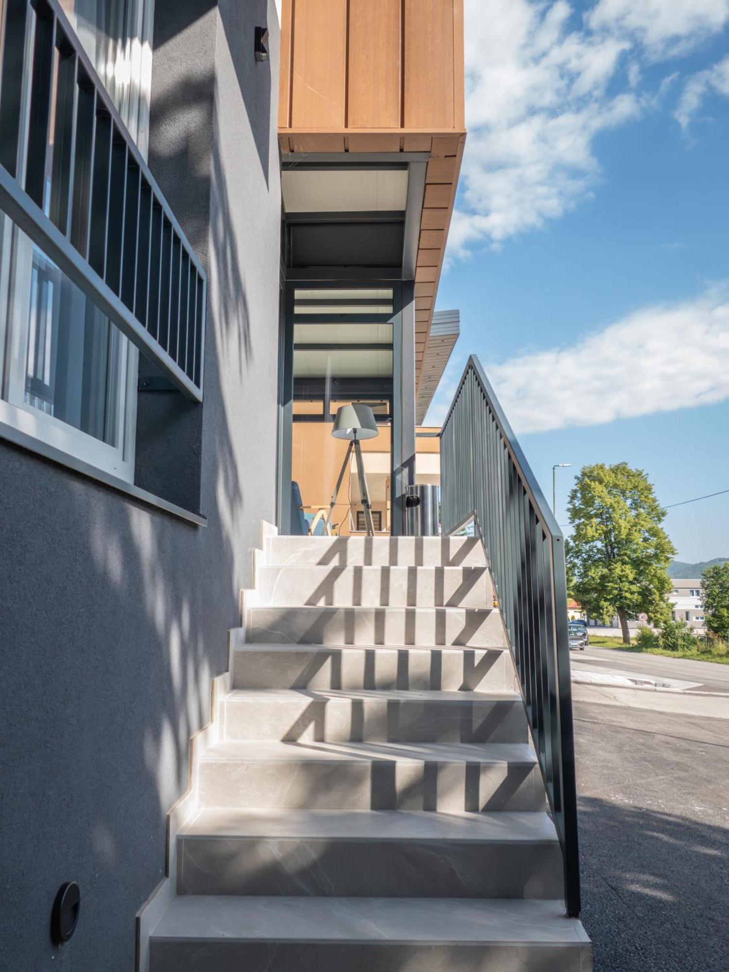 Sunny Corner Apartments Visoko Dış mekan fotoğraf