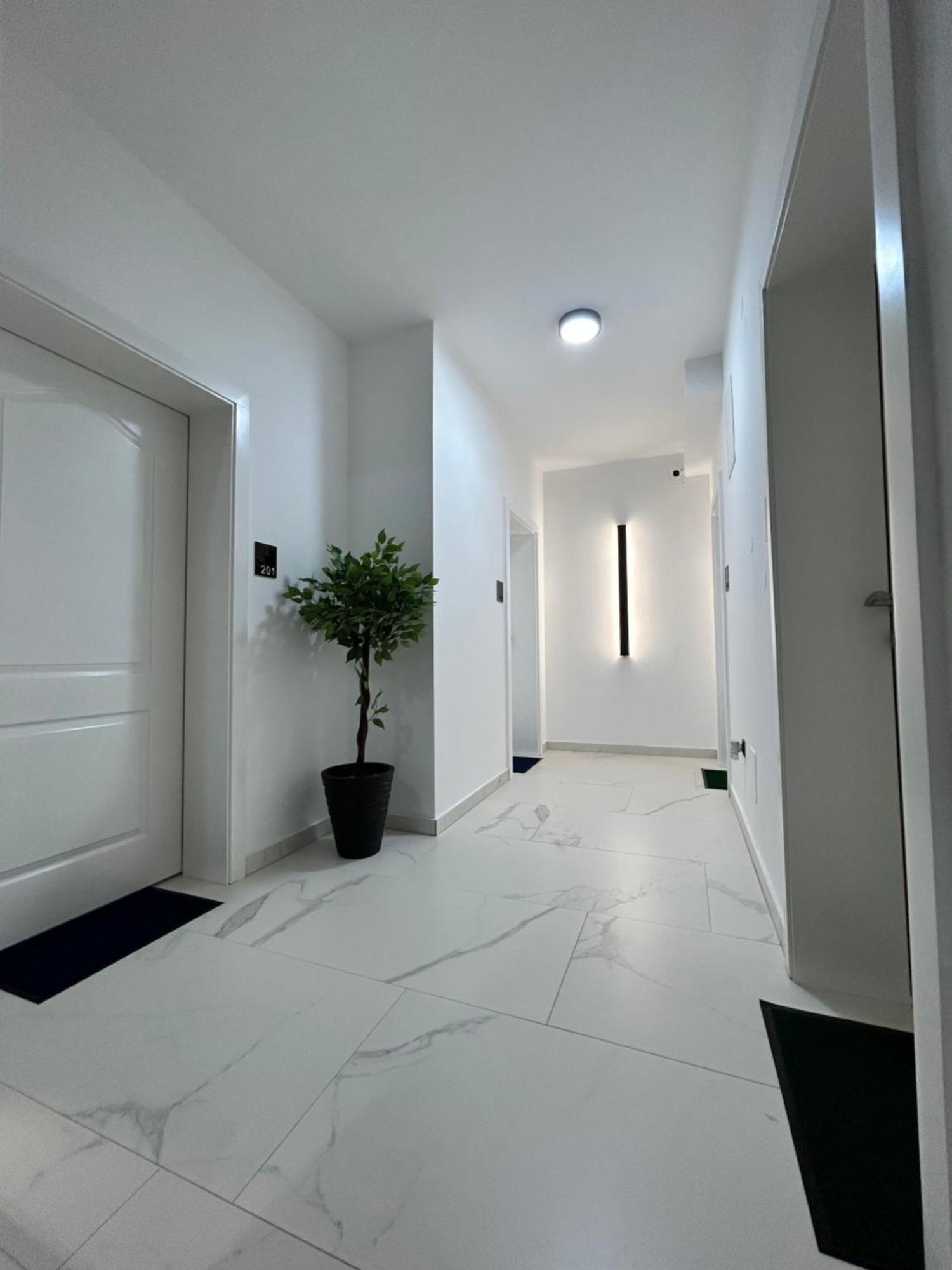 Sunny Corner Apartments Visoko Dış mekan fotoğraf