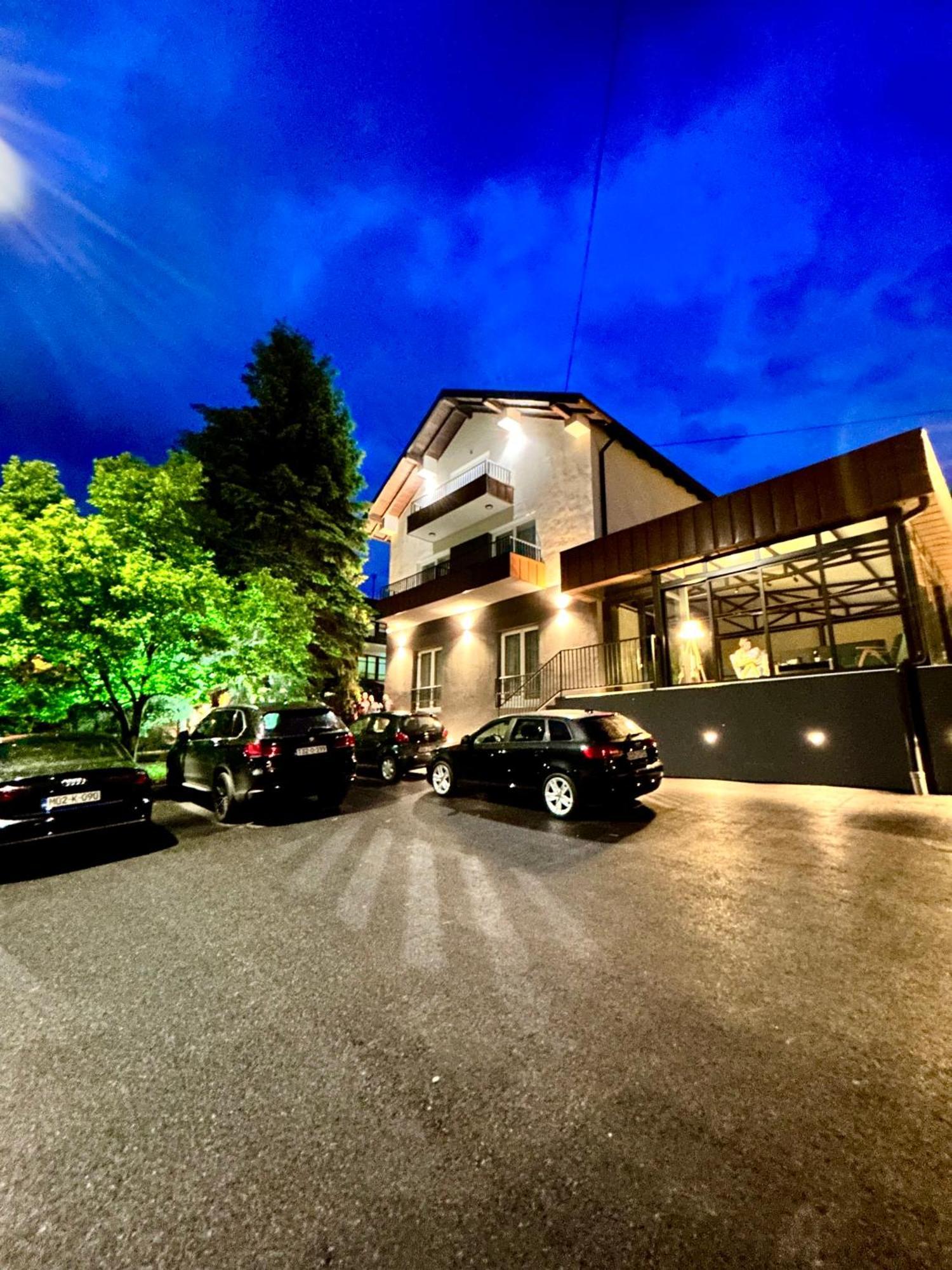 Sunny Corner Apartments Visoko Dış mekan fotoğraf