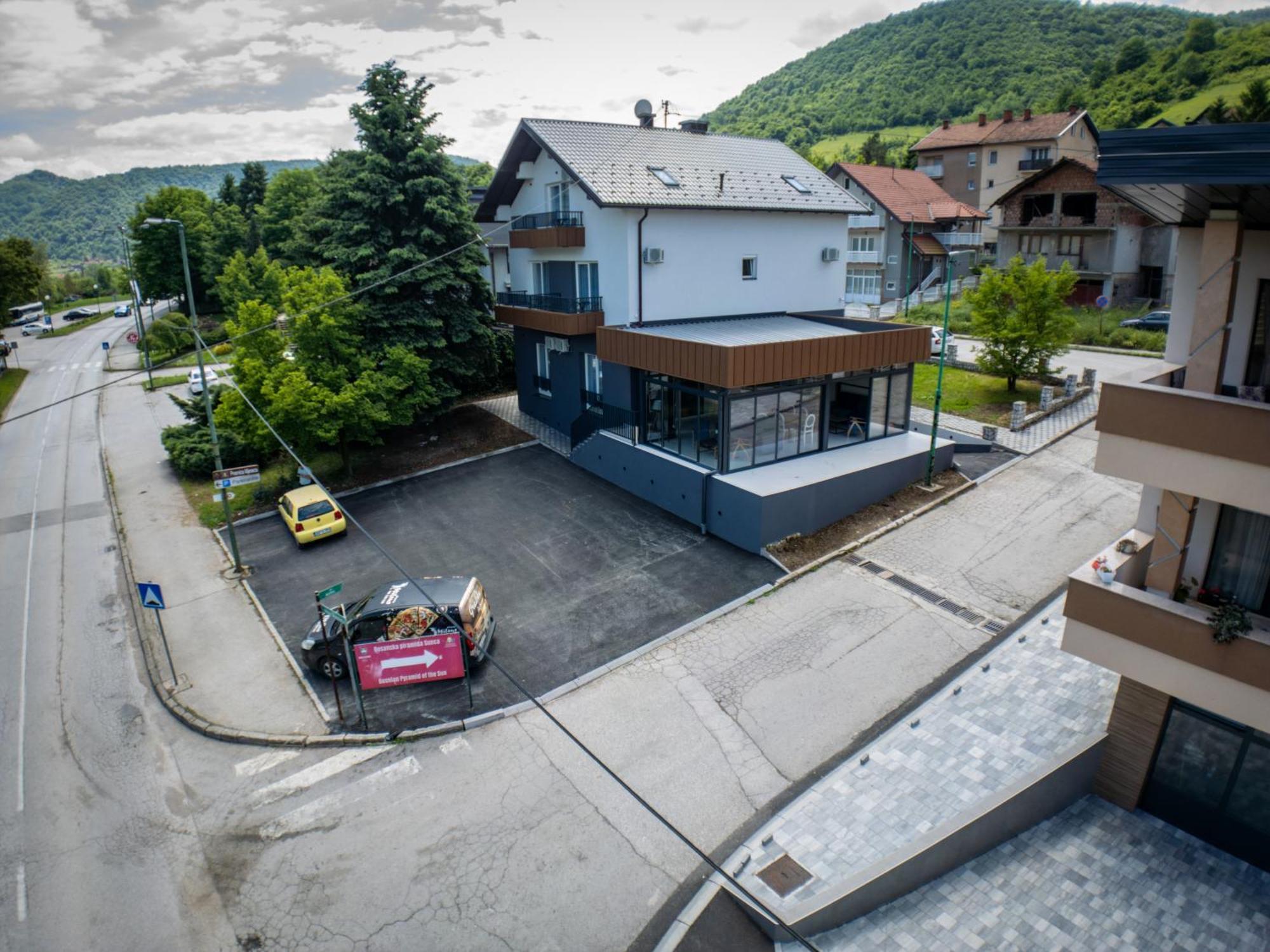 Sunny Corner Apartments Visoko Dış mekan fotoğraf
