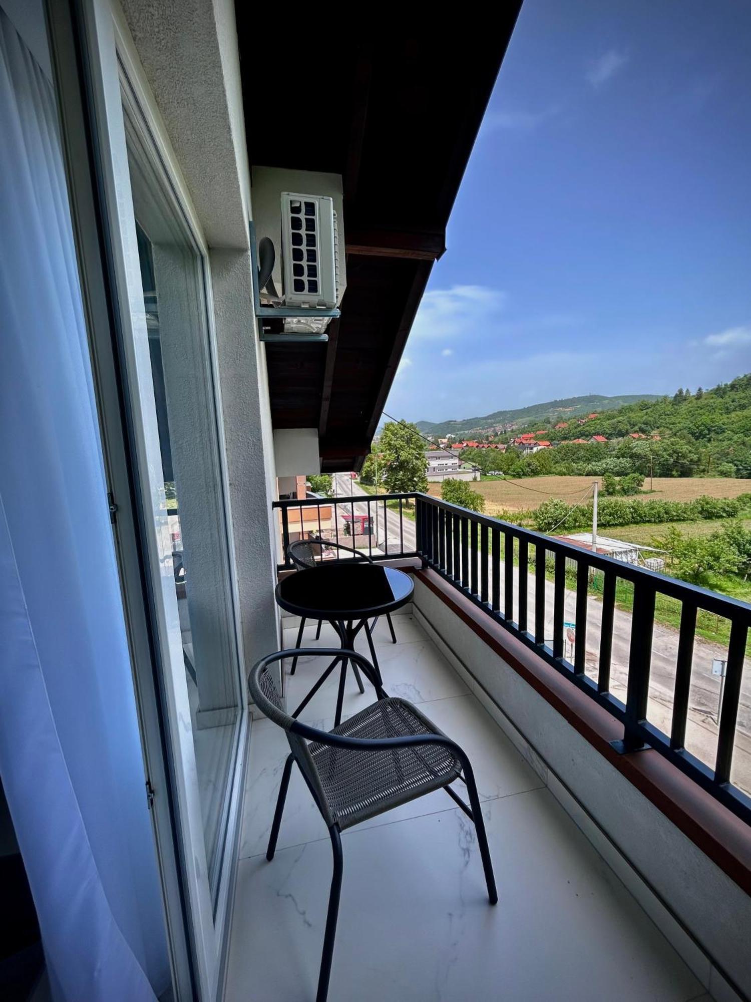 Sunny Corner Apartments Visoko Dış mekan fotoğraf