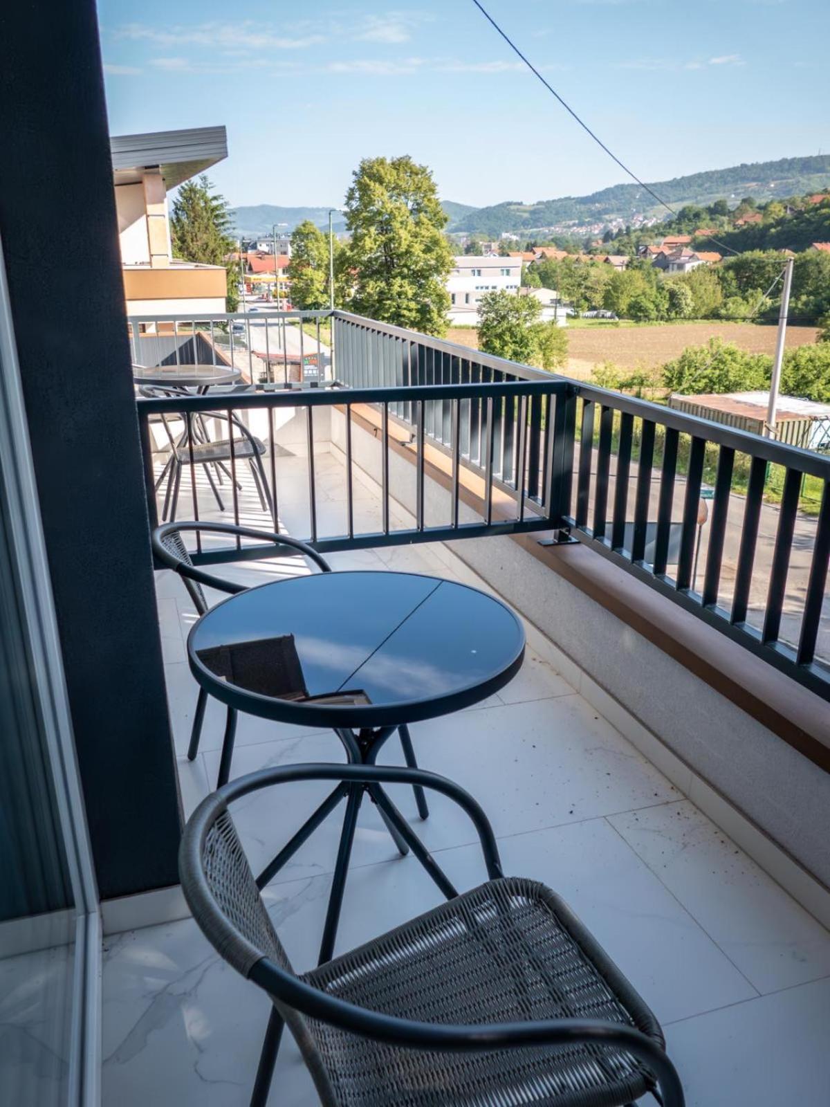 Sunny Corner Apartments Visoko Dış mekan fotoğraf